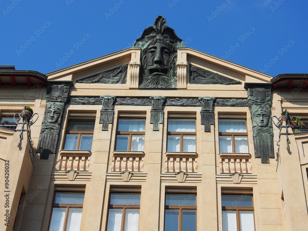 Faun-Kopf im Giebel eines Jugendstil-Hauses, Berlin