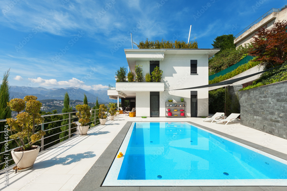 Fototapeta premium white house with swimming pool