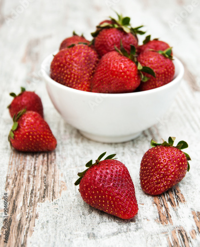 Bowl with strawberries