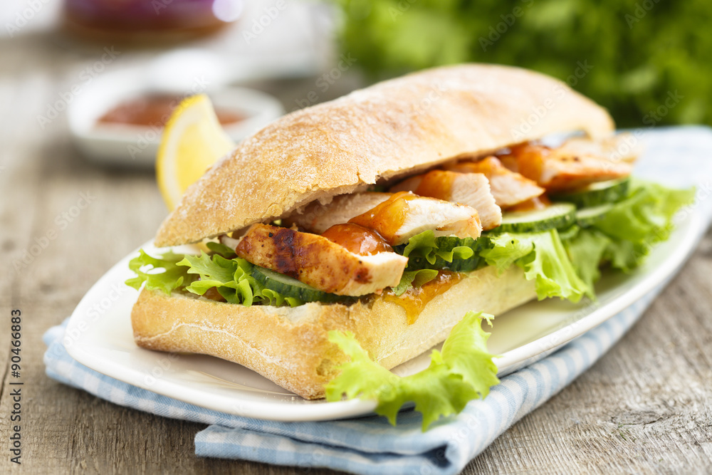 Sandwich with chicken and mango chutney Sandwich with chicken and mango chutney