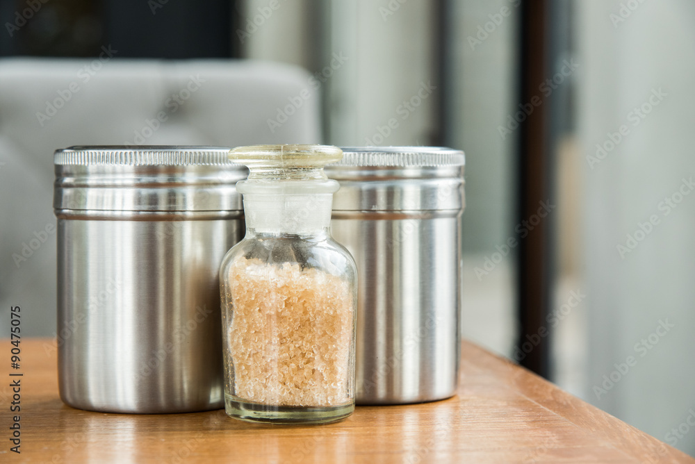 sugar , salt and pepper sugar , salt and pepper