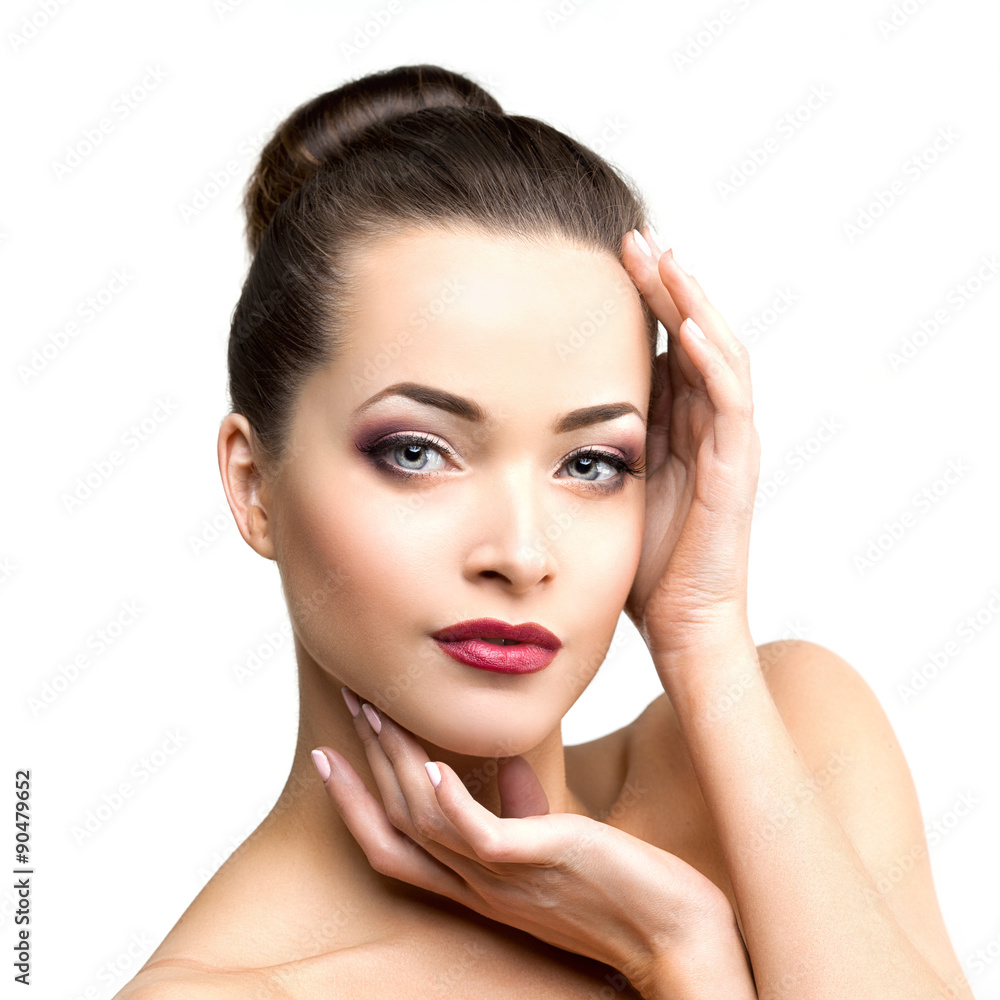 Beautiful model woman in beauty salon makeup Young modern girl i Beautiful model woman in beauty salon makeup Young modern girl i