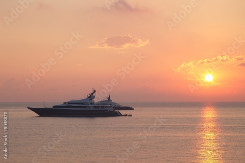 Sunrise in Antibes, France © vdvtut
