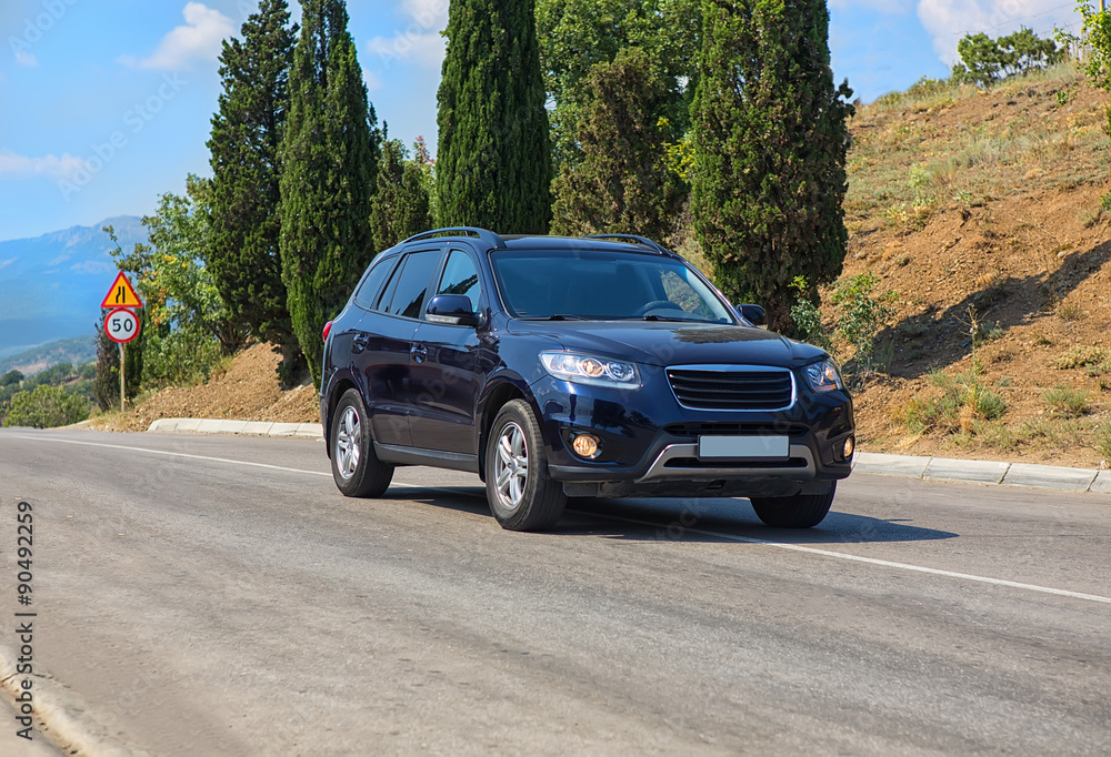 SUV goes on the way to the Crimea SUV goes on the way to the Crimea