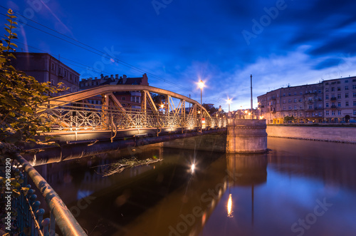 Northern Mill bridge (Most Mlynski) in Wroclaw, Poland, early morning © tomeyk