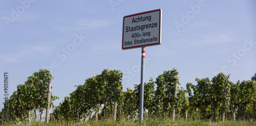 Staatsgrenze, Grenze zwischen Österreich und Slowenien in der Steiermark, Südsteiermark photo