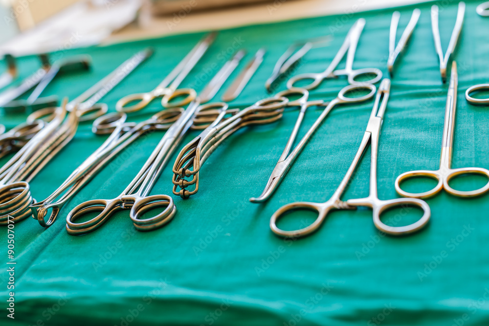 Clean surgery tools Clean surgery tools