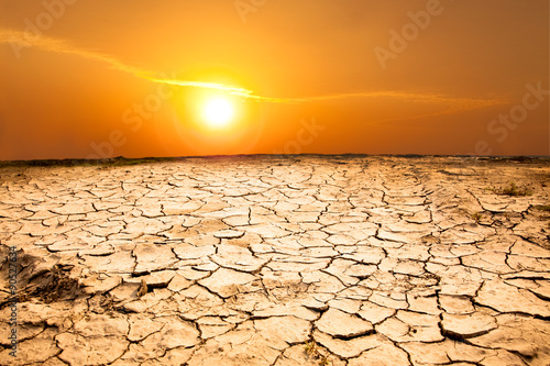 Fototapet drought land and hot weather