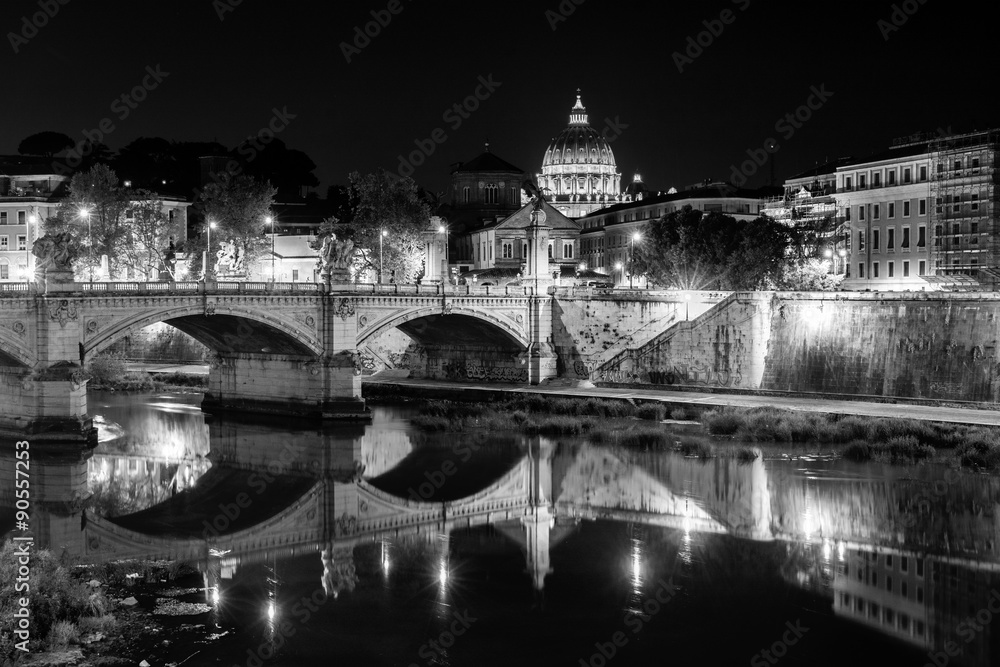 Naklejka premium Night view at St. Peter's cathedral in Rome, Italy