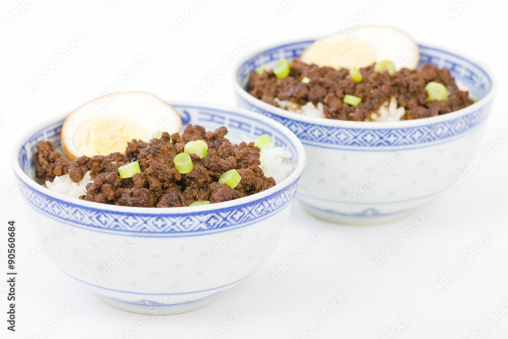 Lu Rou Fan (Taiwanese Braised Pork Rice Bowl) - Ground pork marinated and boiled in soy sauce served on top of steamed rice.
Lu Rou Fan (Taiwanese Braised Pork Rice Bowl) - Ground pork marinated and boiled in soy sauce served on top of steamed rice.