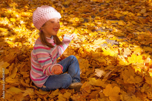 Girl in autumn photo