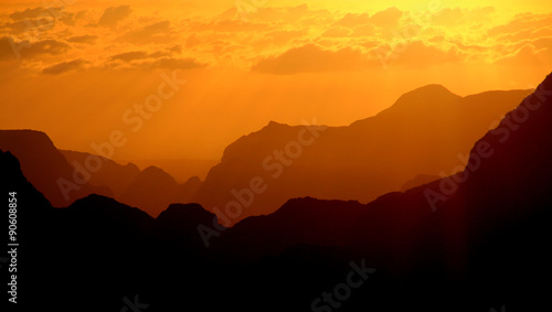 levé de soleil sur Mafate depuis le Maïdo, île de la Réunion