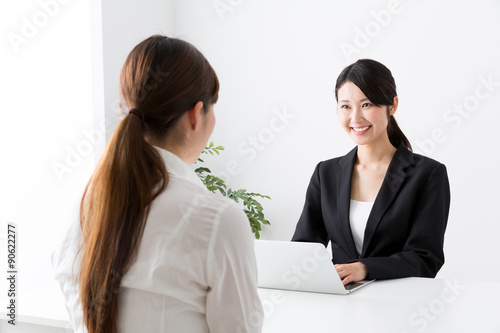 businesswomen working image