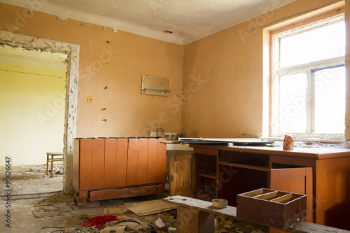 abandoned ruin house