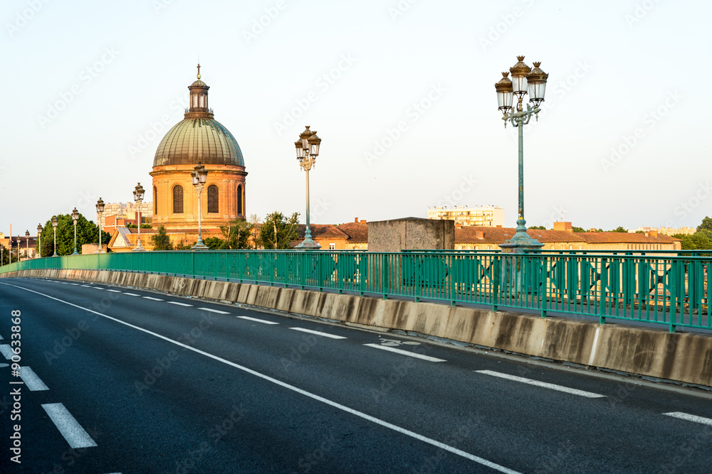 The Saint-Pierre bridge in Toulouse, France.