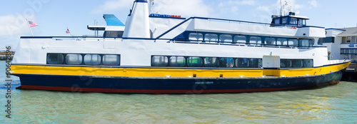 Canvas Print Ferry on Pier 39 in San Francisco Marina