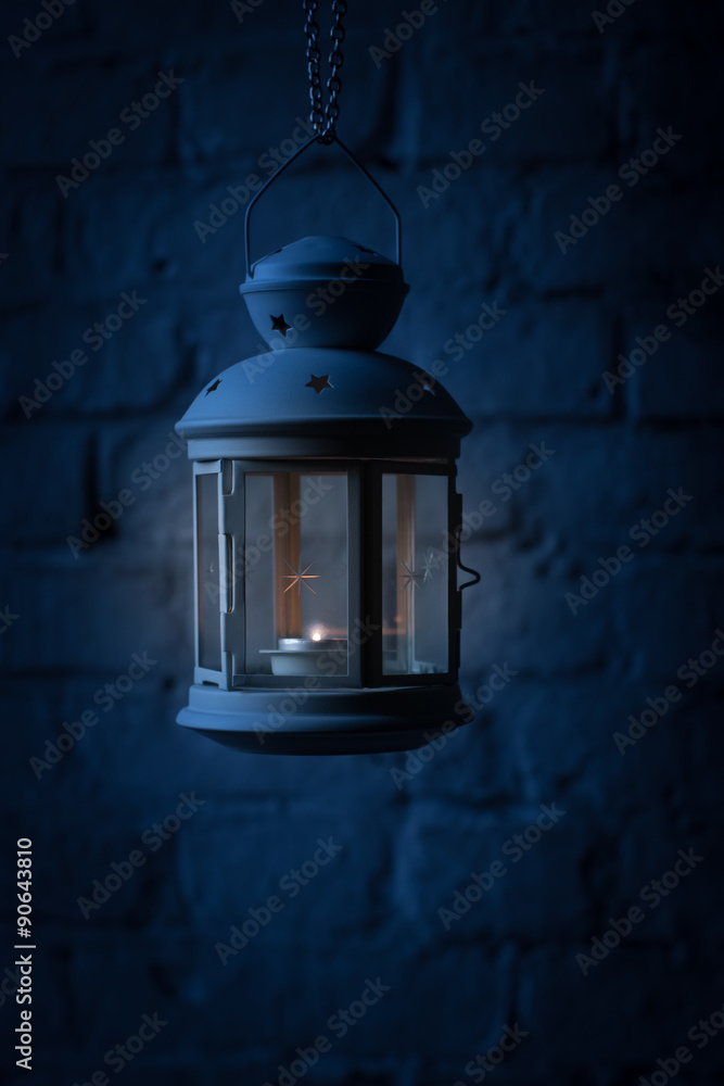 latarenka nocą