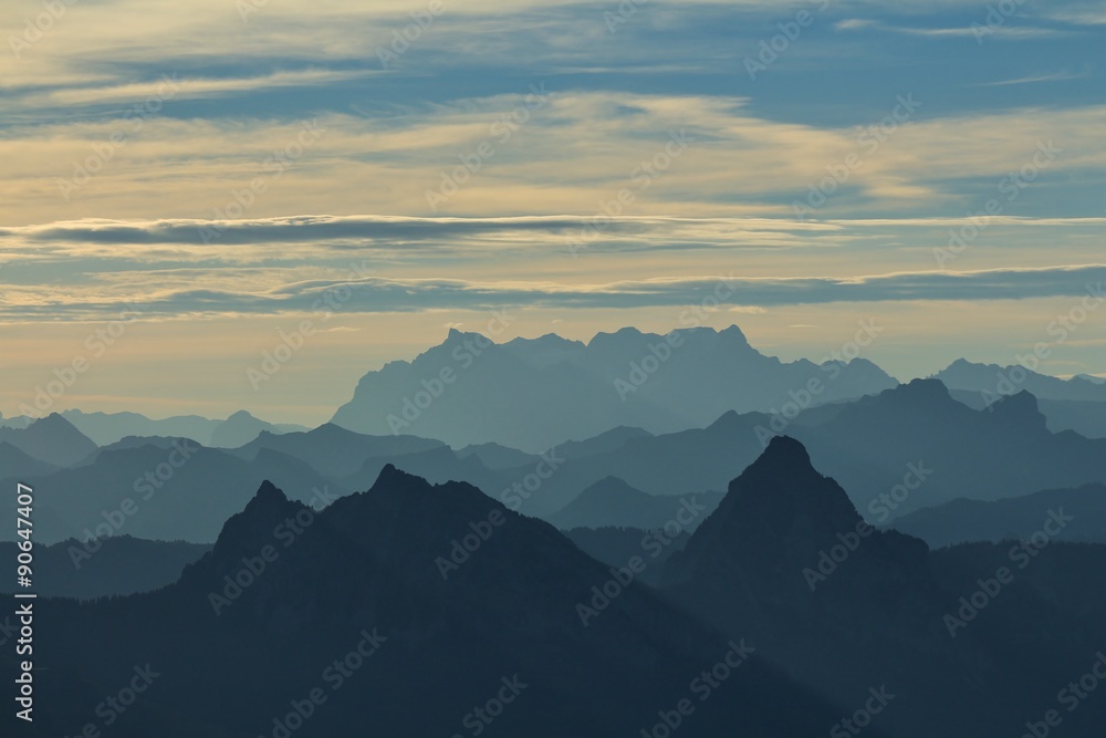 Silhouettes of Mythen and other mountains