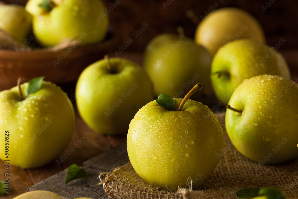Raw Organic Golden Delicious Apples