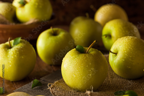 Raw Organic Golden Delicious Apples