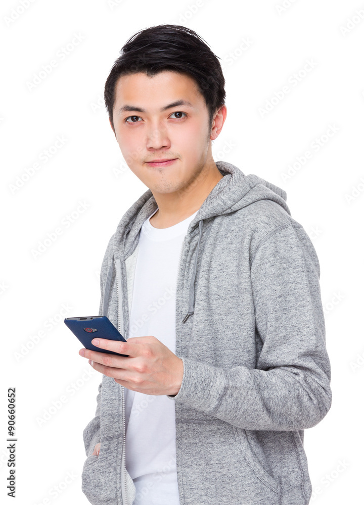 Man use of the cellphone