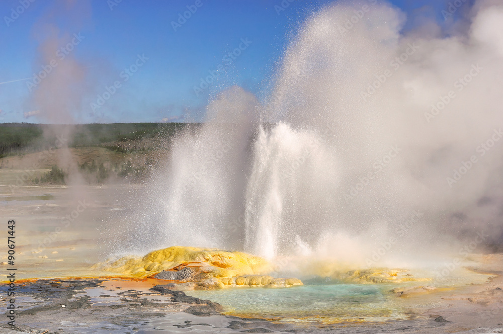 Fototapeta premium Grand Group Geyser, Upper Geyser Basin, Yellowstone