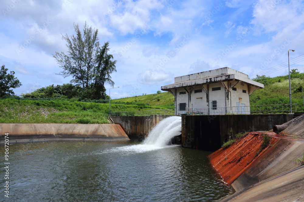 Fototapeta premium sluice dam