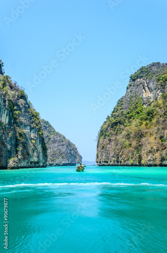 Obraz na plátně Maya bay Phi phi leh island in Thailand