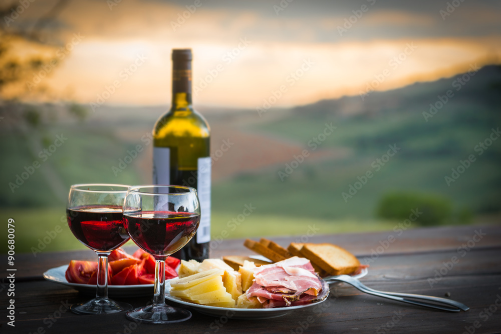 Fototapeta martwa natura Czerwone wino, ser i prosciutto
