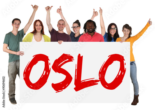 Photography Oslo multikulturell Gruppe junge Leute People halten Schild