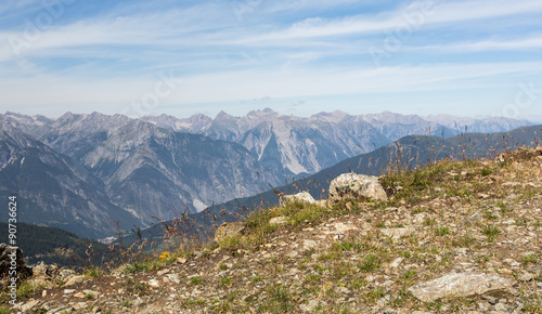Alpages et sommets rocheux des Alpes