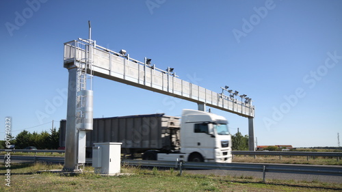 portique écotaxe,ecotaxe,camion,taxe,route