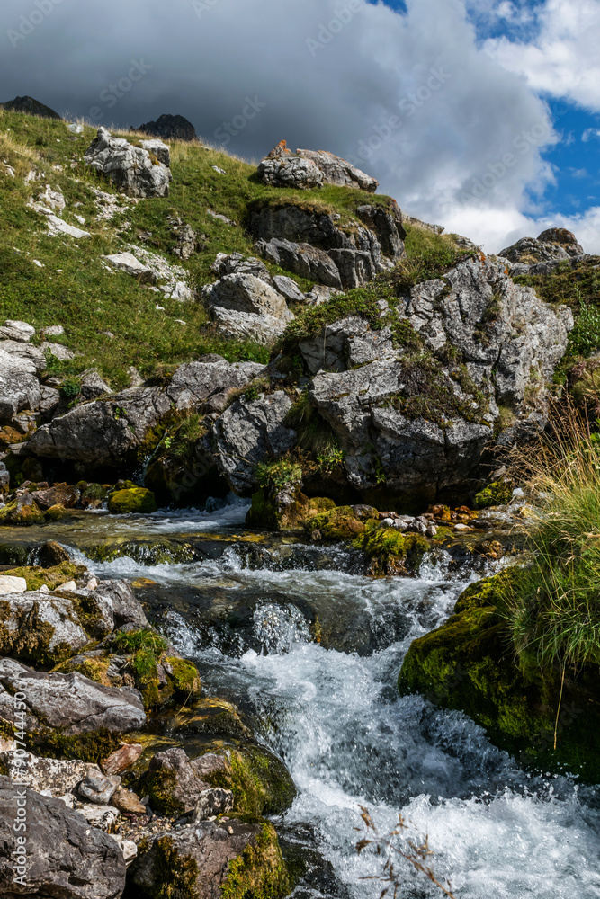 Obraz premium Rivière de montagne