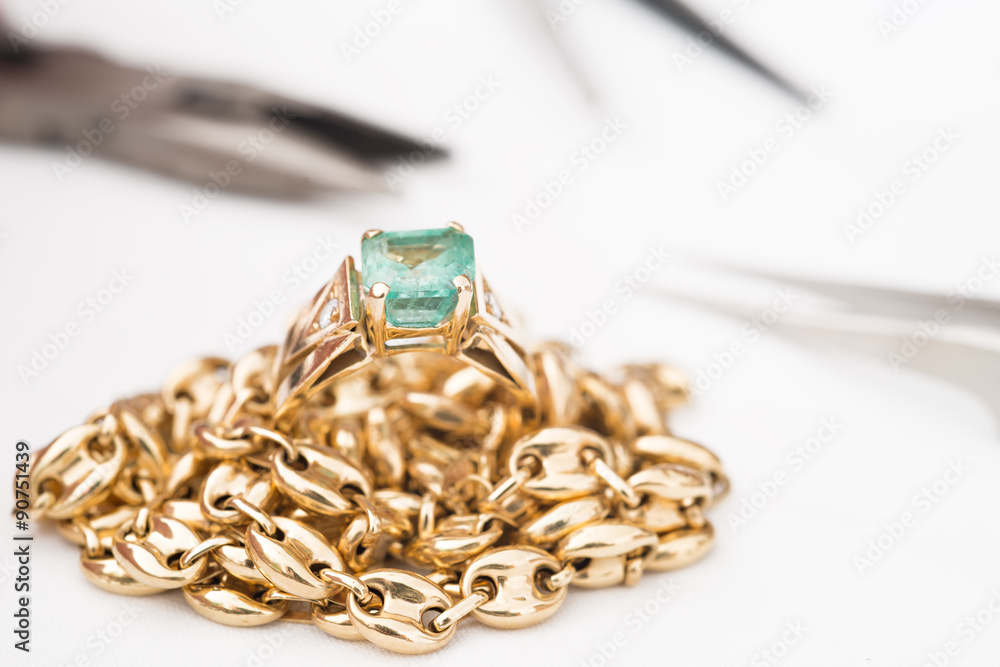 Reparation and restoration of jewelry Reparation and restoration of jewelry