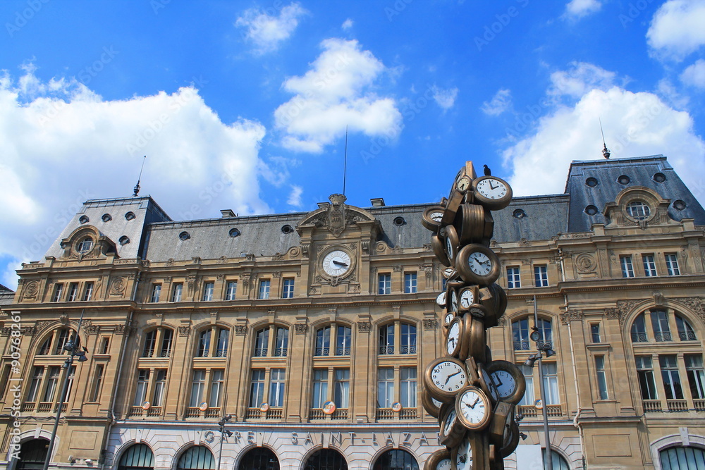 Fototapeta premium Gare Saint Lazare à Paris, France