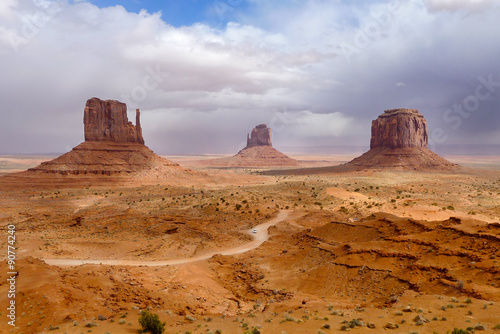 Monument Valley, Monument Valley Tribal Park, Navajo, Mesa, Mesa - Arizona © Poliuszko