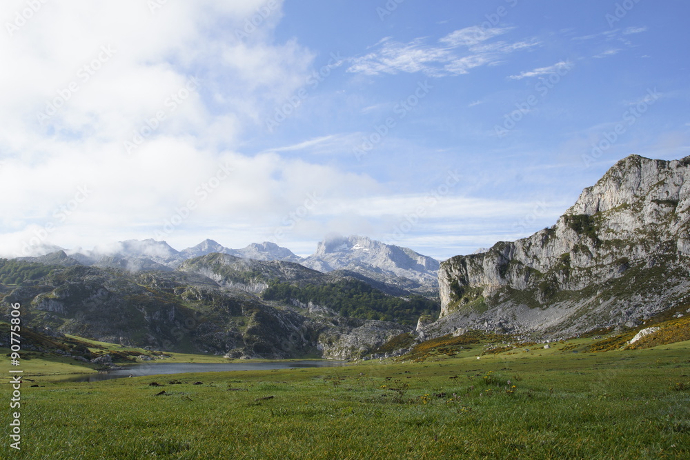 lagos de Covadonga en los picos de Europa