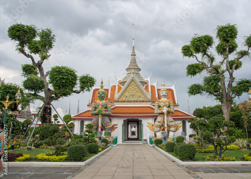 Temple at the Wat Arun, Bangkok © sorranop01