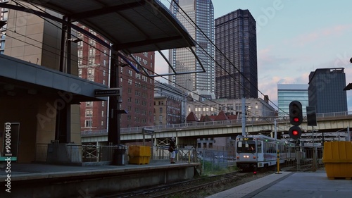 Wallpaper Mural Pittsburgh Subway Arrives at First Avenue Station Torontodigital.ca