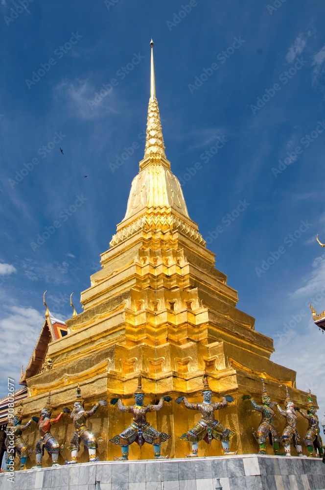 Fototapeta premium Wat Phra Kaeo, Temple of the Emerald Buddha and the home of the Thai King. Wat Phra Kaeo is one of Bangkok's most famous tourist sites and it was built in 1782 at Bangkok, Thailand.