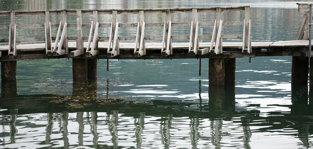 Steg, Bootssteg, Anleger am Zugersee, Schweiz Steg, Bootssteg, Anleger am Zugersee, Schweiz