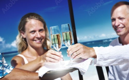 A couple celebrating on the beach Concept © Rawpixel.com
