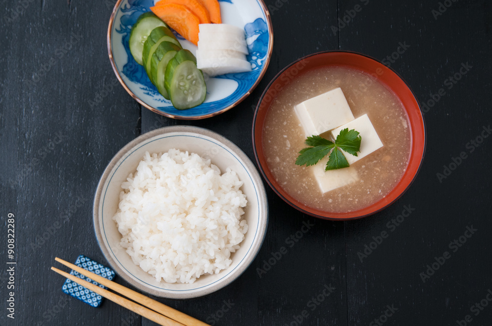 ご飯とお味噌汁