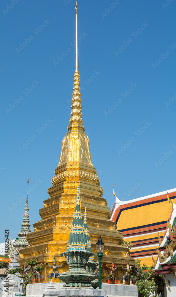Fototapeta premium Stupa in Wat Phra Kaeo