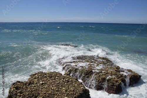 olas en playa de Nerja