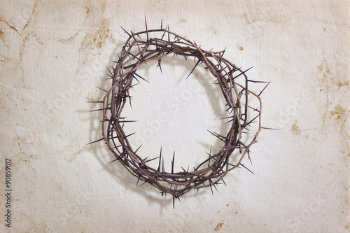 Canvas Print Crown of thorns on textured paper