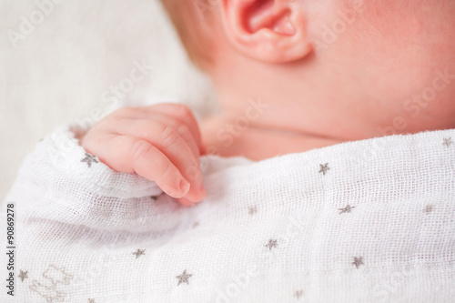 Petite main de bébé