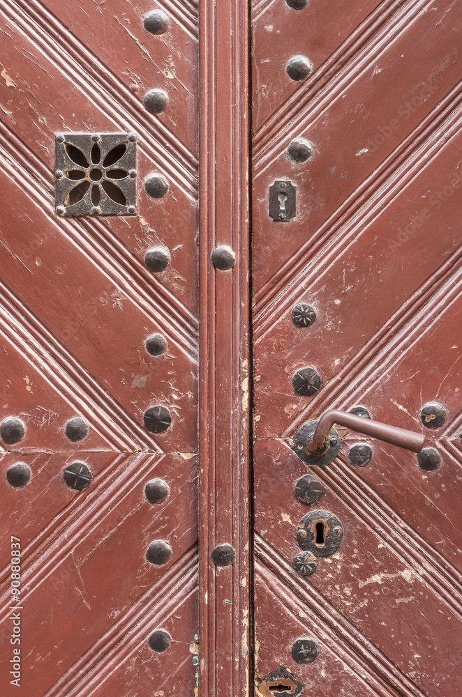 Ancient oak wood door with handle, lock and grille Ancient oak wood door with handle, lock and grille