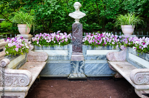 Konstfotografi Скамья-памятник в Петергофском парке Великой Княгине Александре Николаевне - Ben