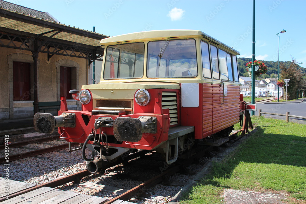 Gare de Riom-es-montagnes